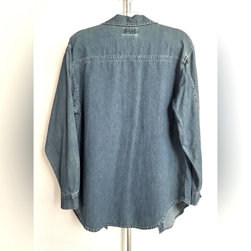 VTG 90’s Chambray AT LAST Oversized Denim Zip Front Shirt w Pearl Snaps - Size L - Picture 2 of 10